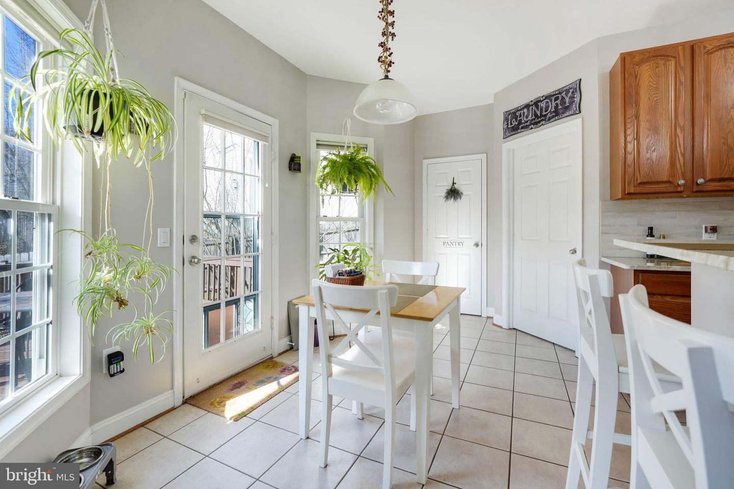 6 Cloverleaf Ct