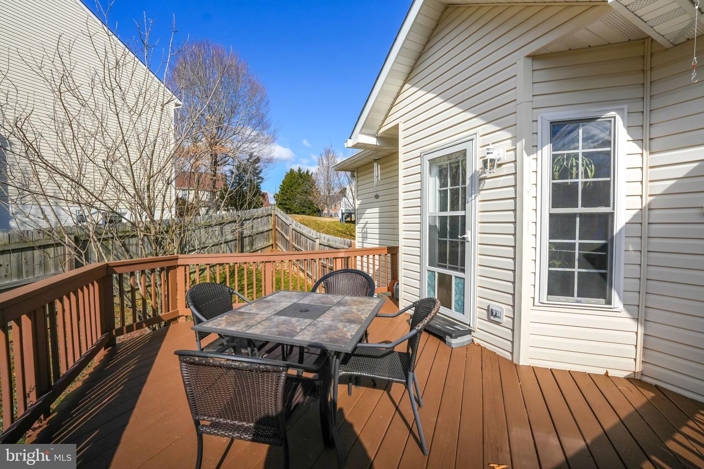 6 Cloverleaf Ct