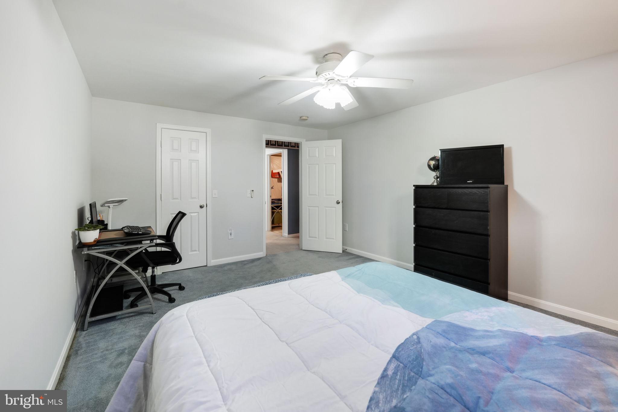 6 Cloverleaf Ct