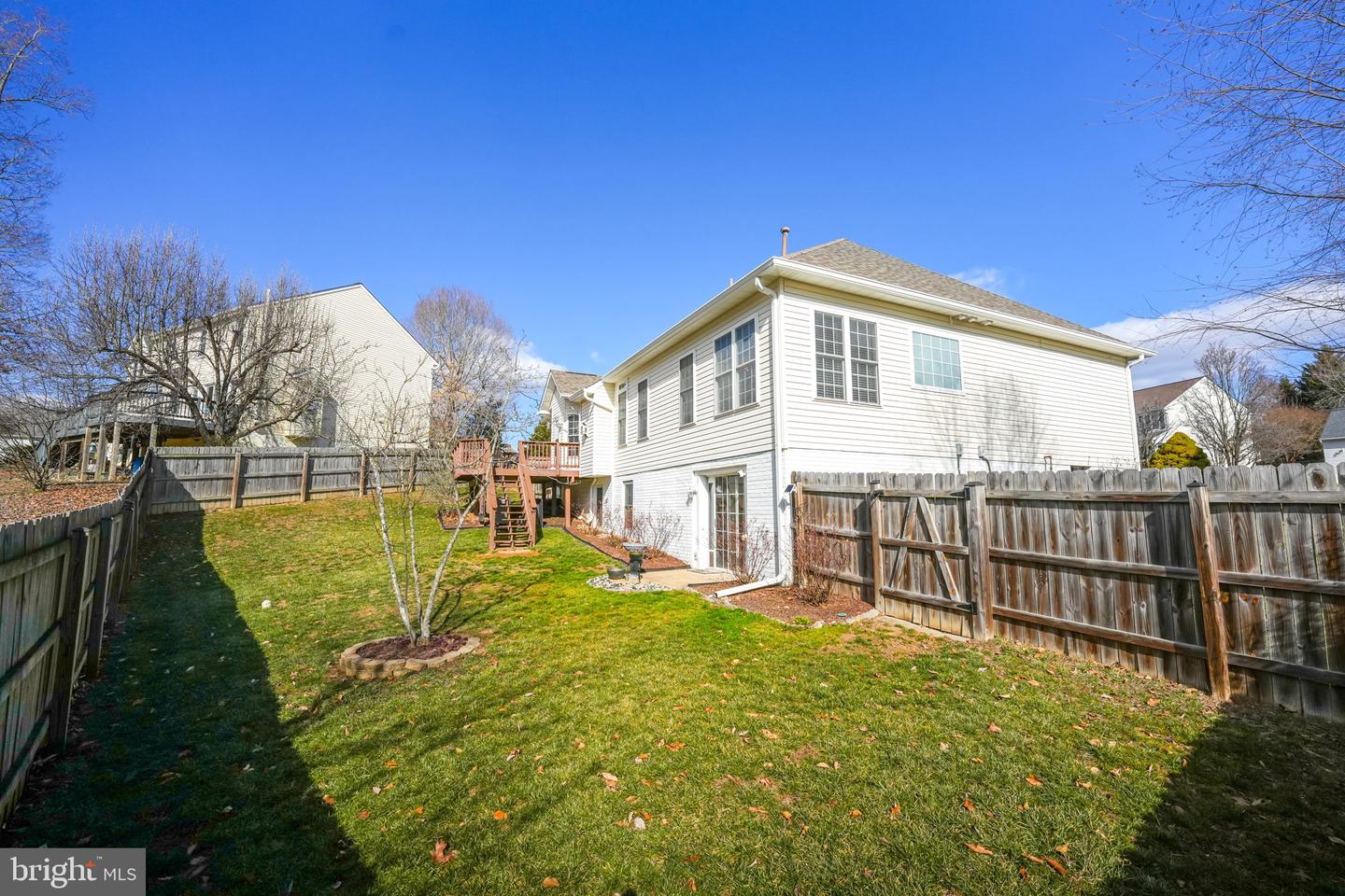 6 Cloverleaf Ct