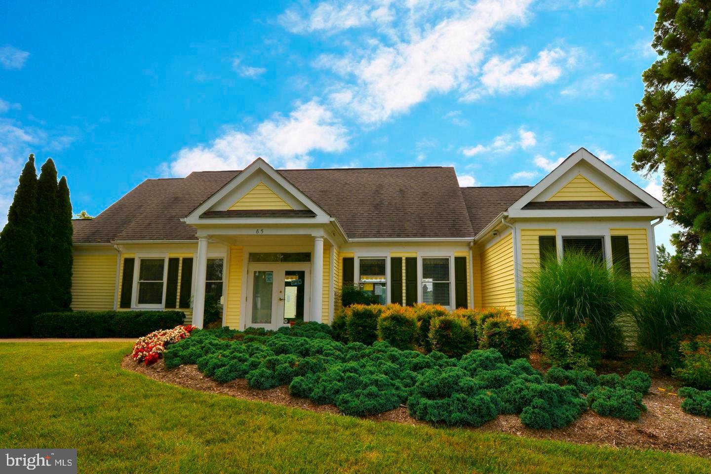 6 Cloverleaf Ct