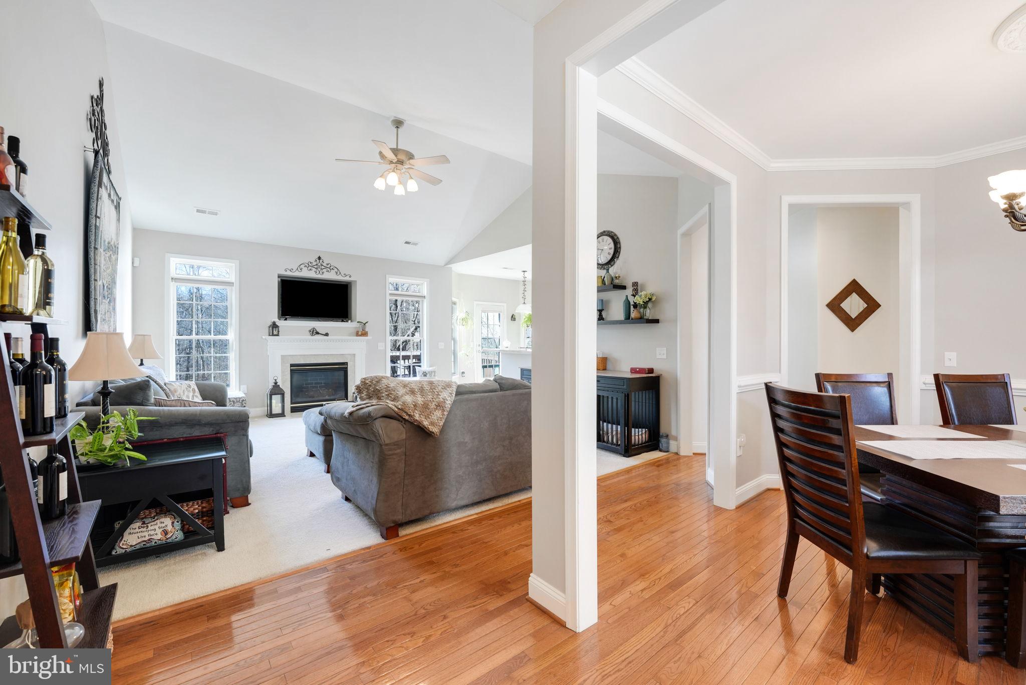 6 Cloverleaf Ct