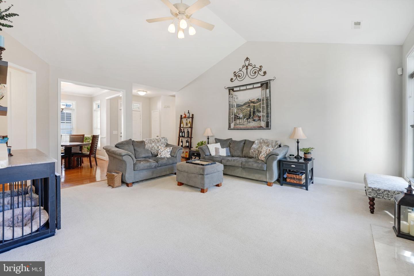 6 Cloverleaf Ct