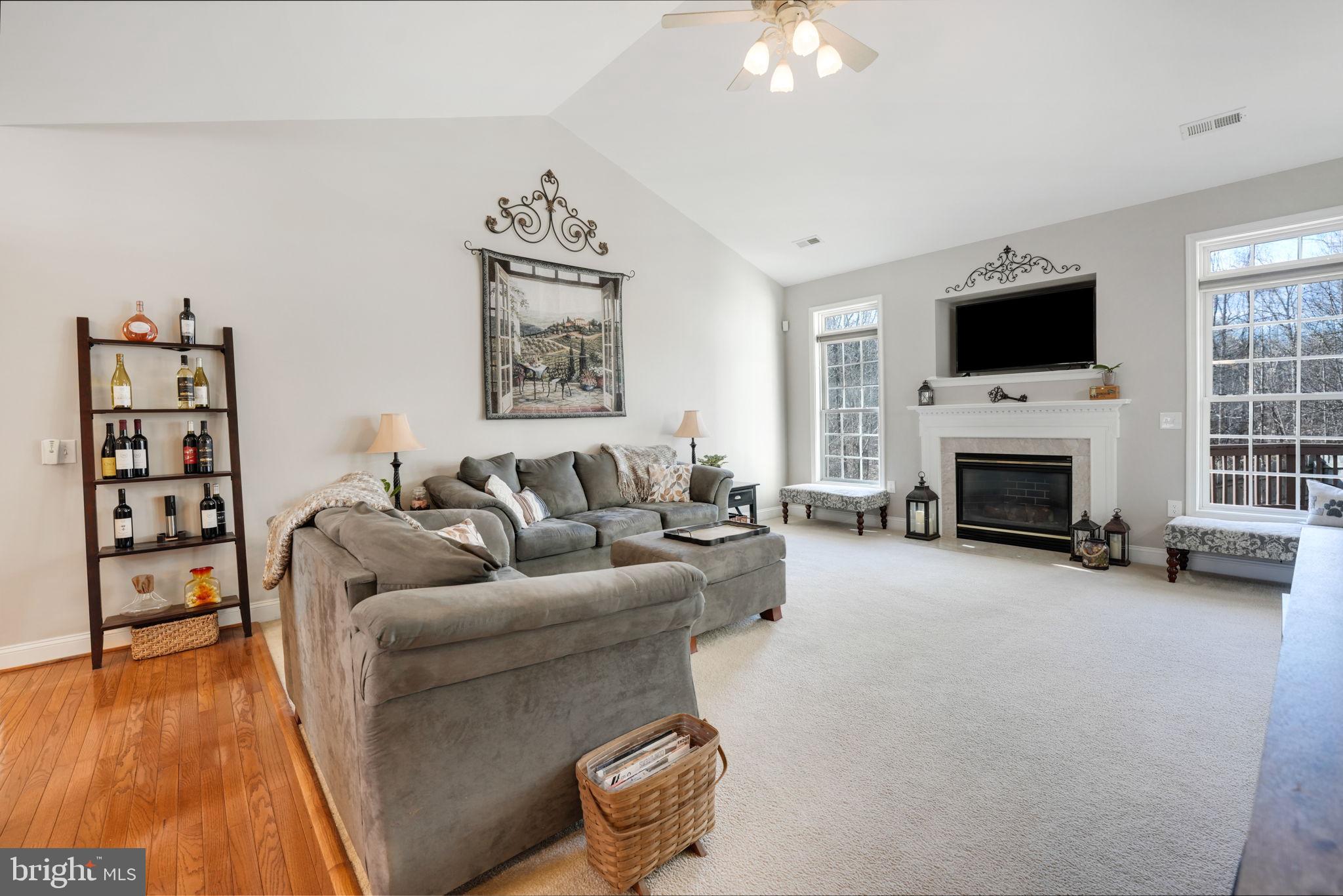 6 Cloverleaf Ct
