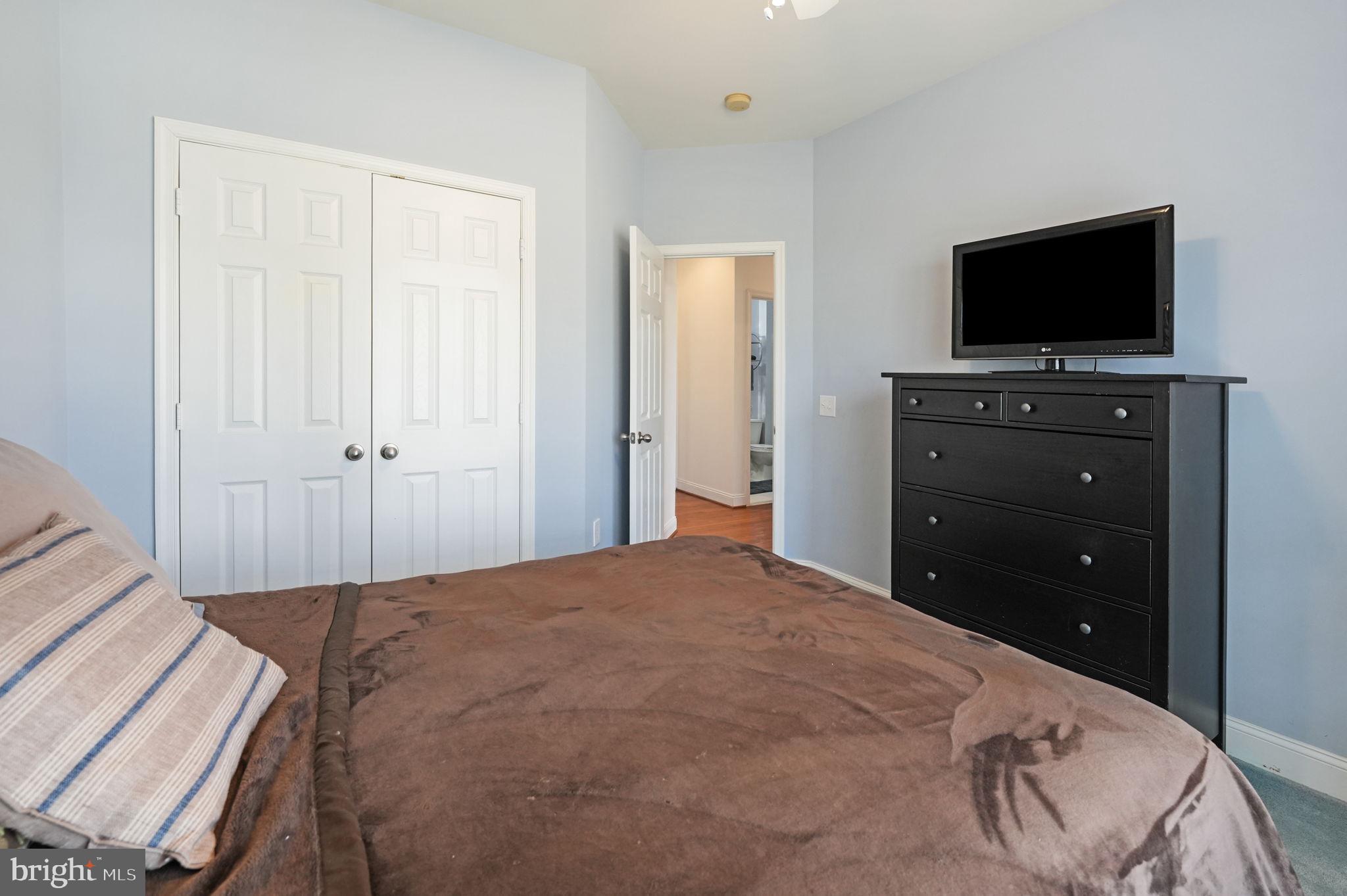 6 Cloverleaf Ct