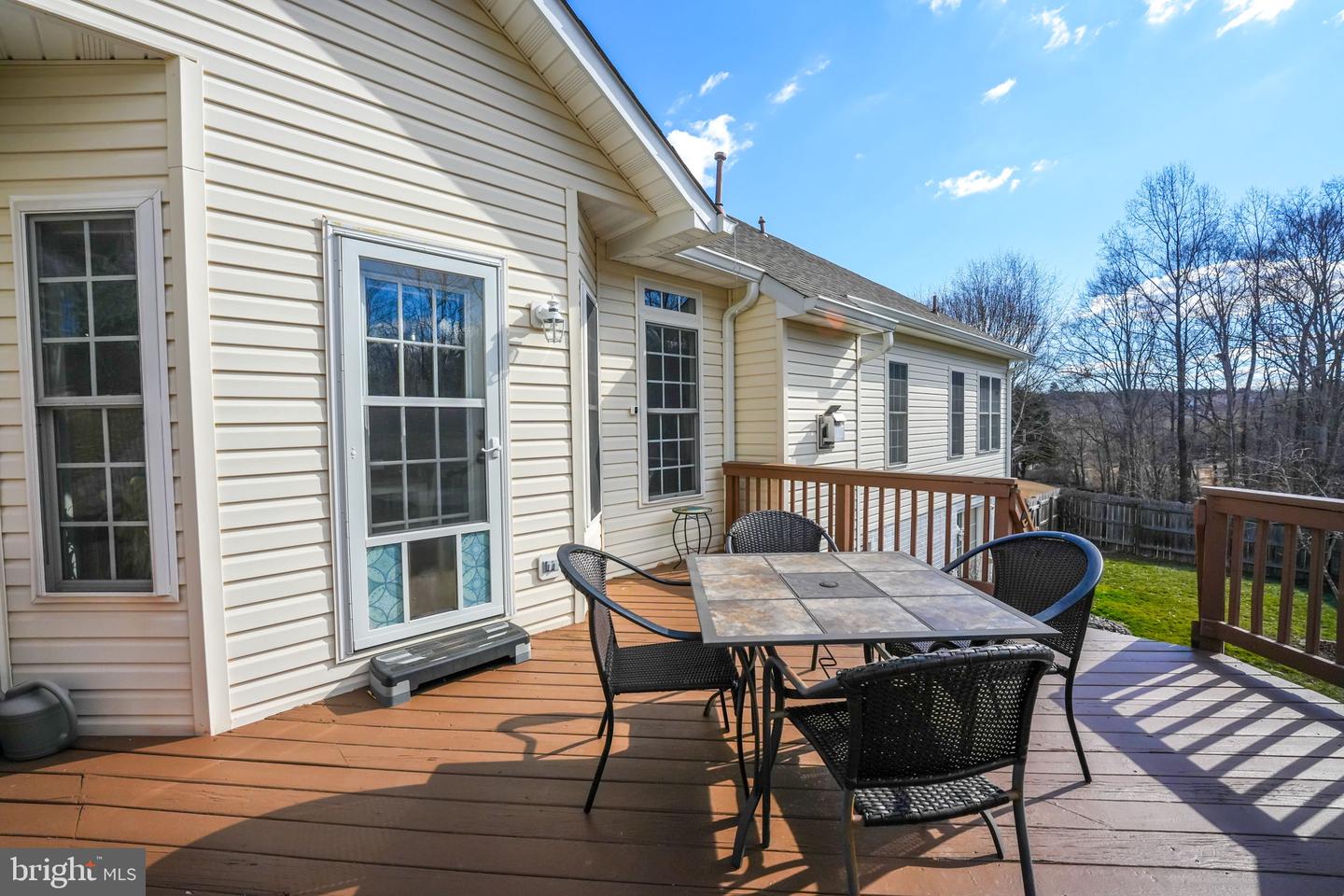 6 Cloverleaf Ct