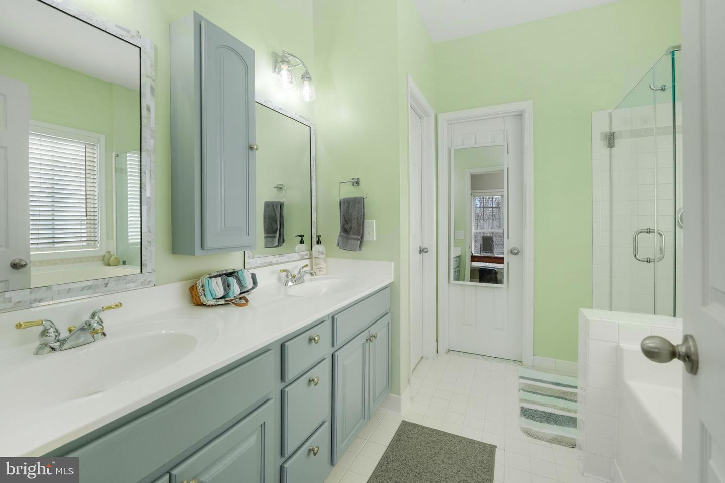 6 Cloverleaf Ct