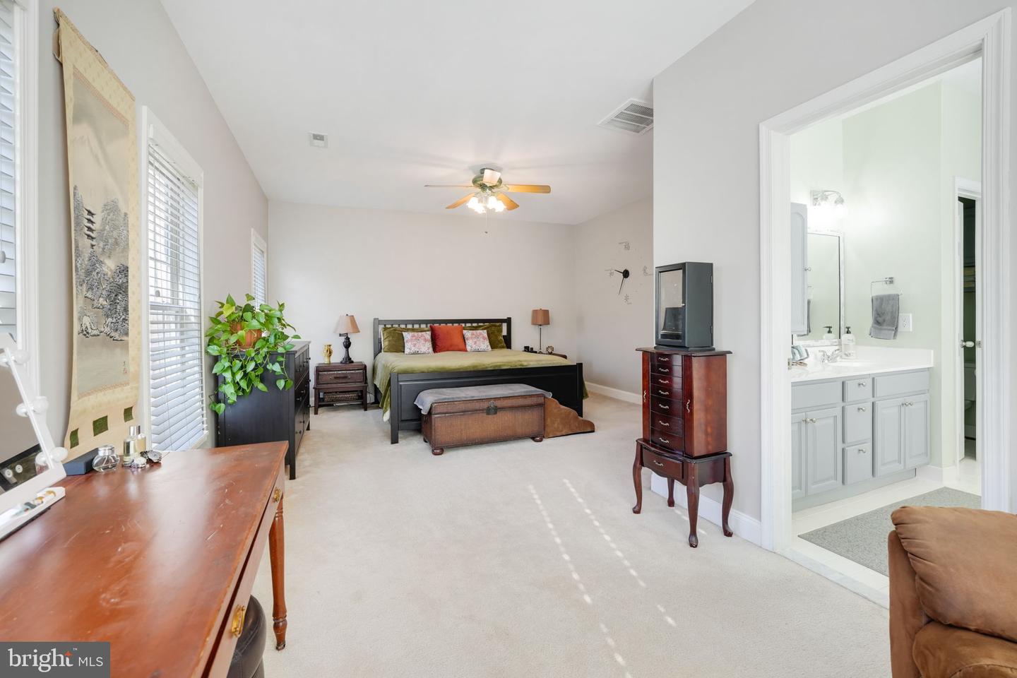 6 Cloverleaf Ct