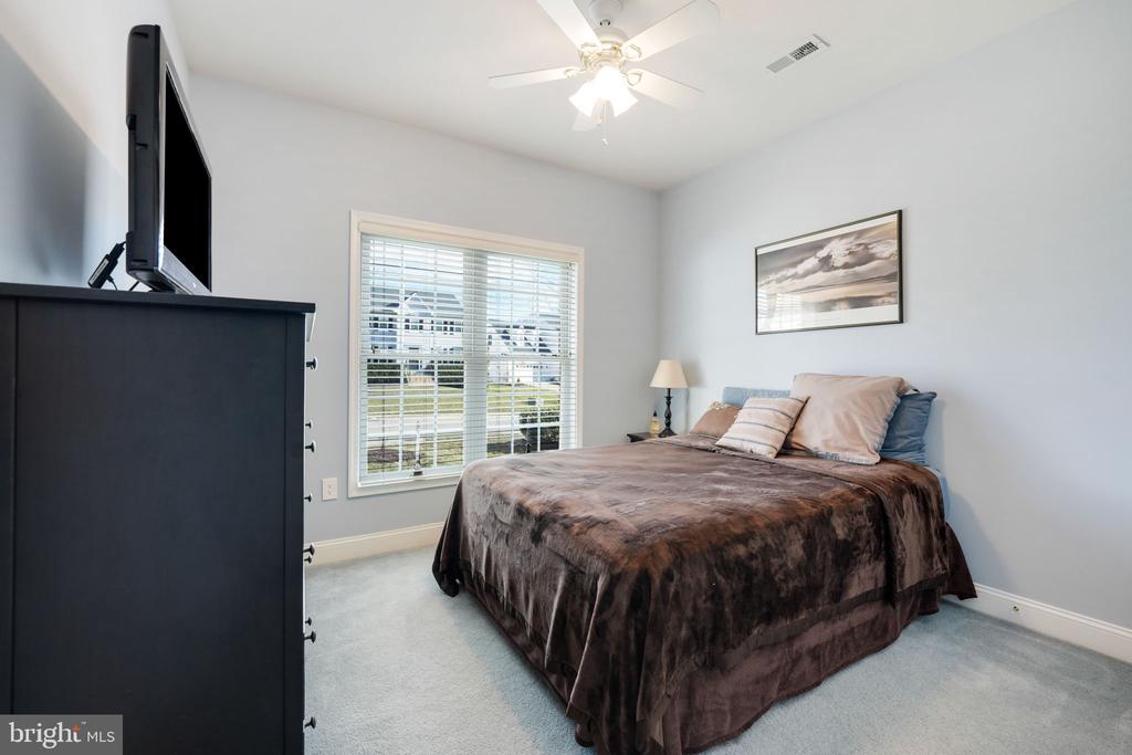 6 Cloverleaf Ct