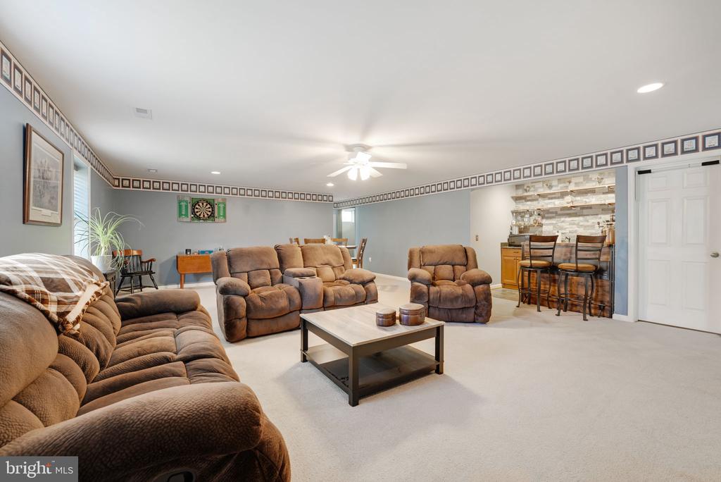 6 Cloverleaf Ct