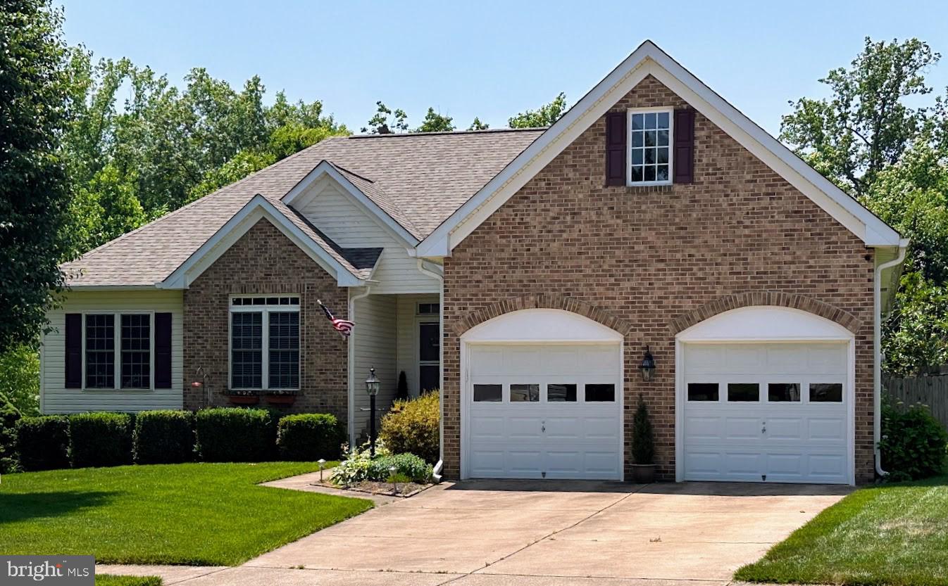 6 Cloverleaf Ct