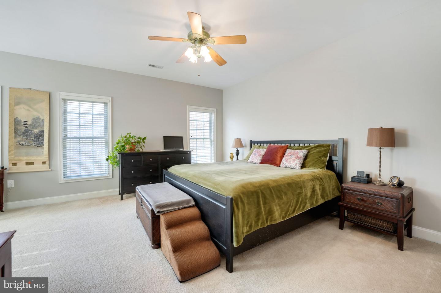 6 Cloverleaf Ct