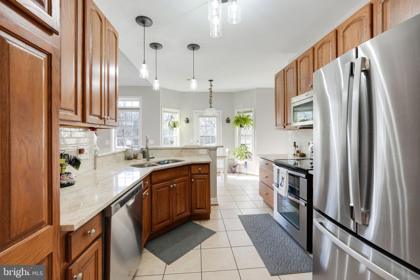 6 Cloverleaf Ct