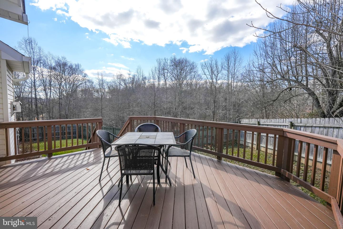 6 Cloverleaf Ct