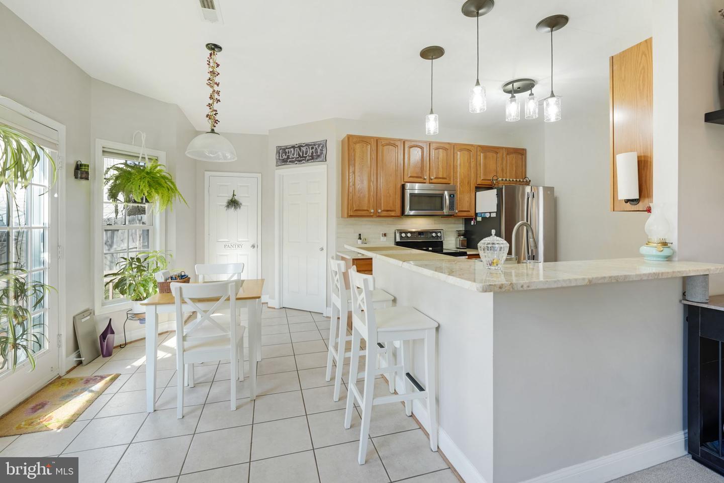6 Cloverleaf Ct