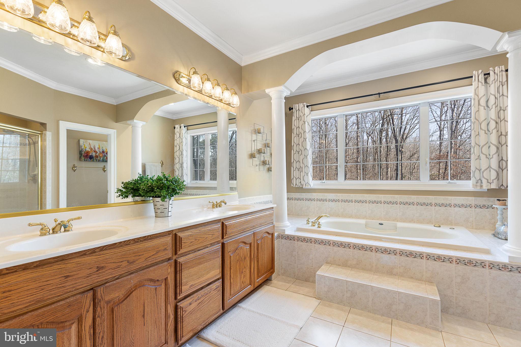 8 Holly Ct