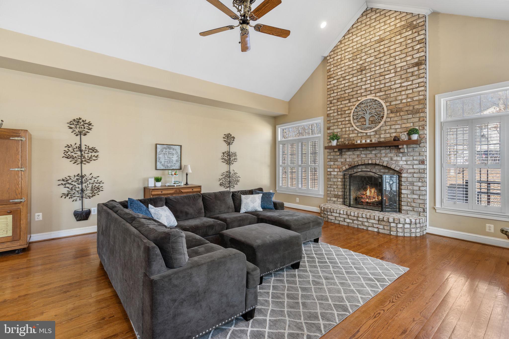 8 Holly Ct