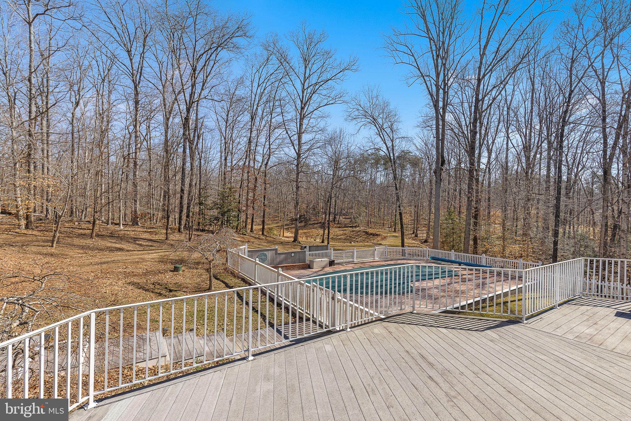 8 Holly Ct
