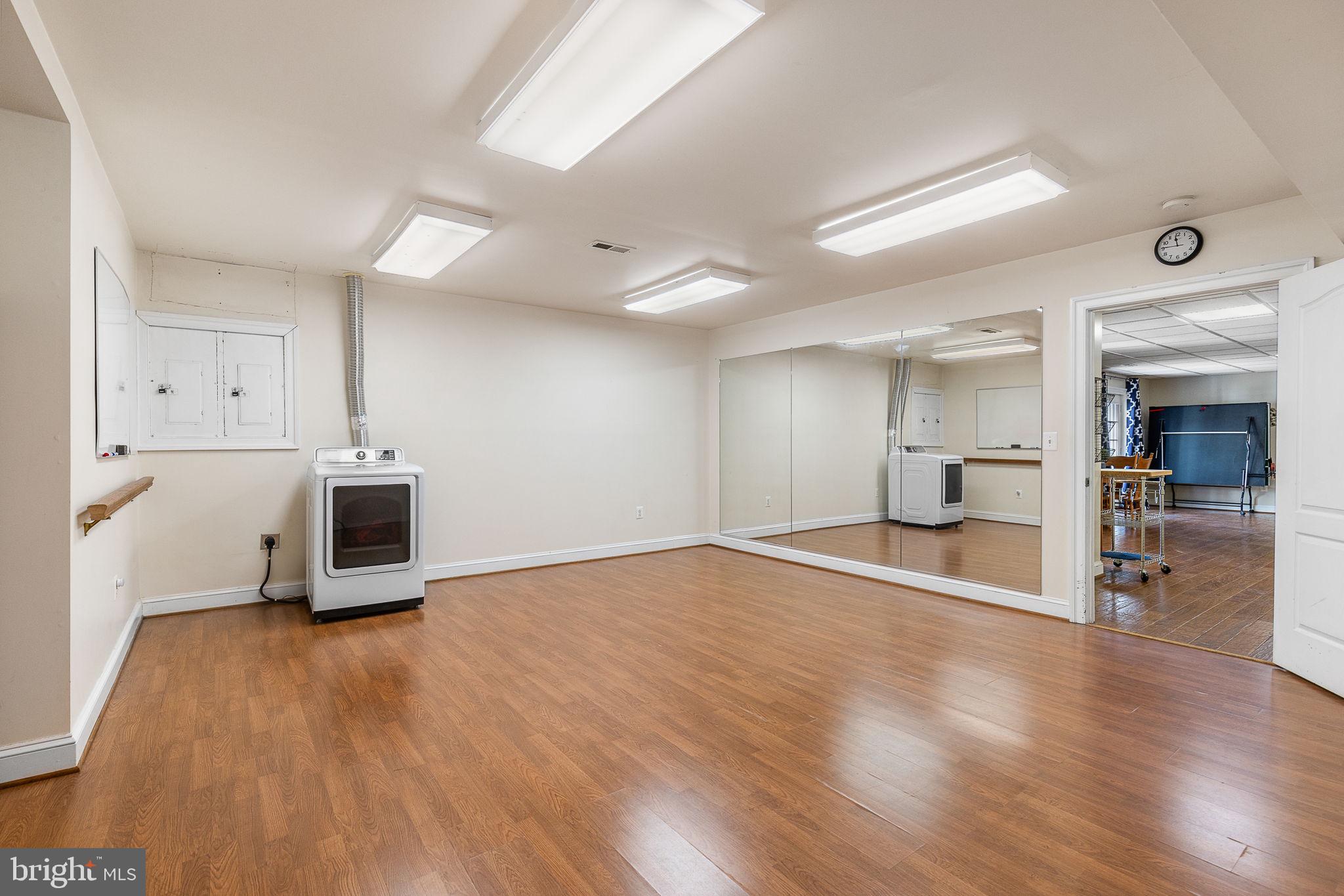 8 Holly Ct