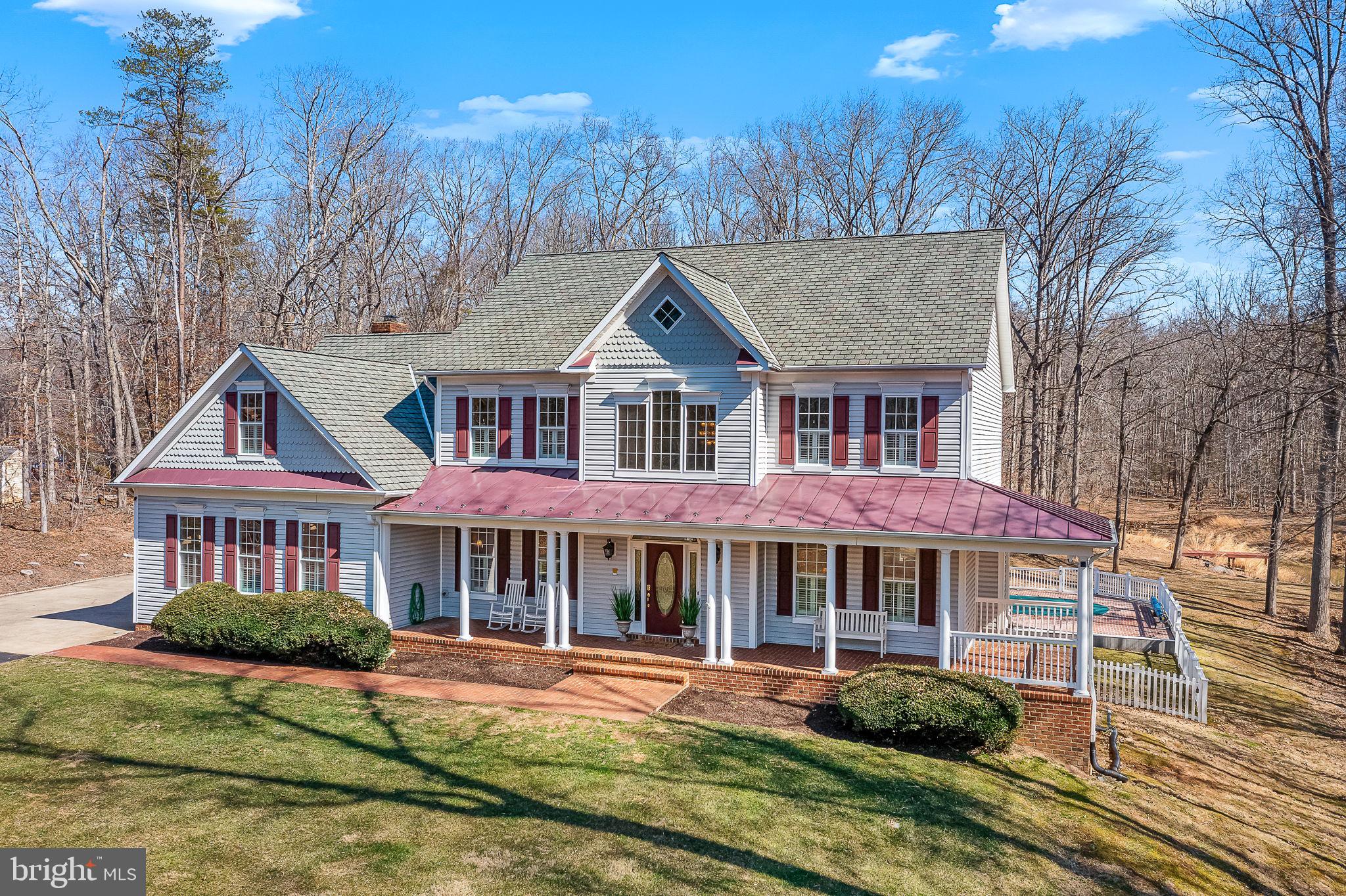 8 Holly Ct