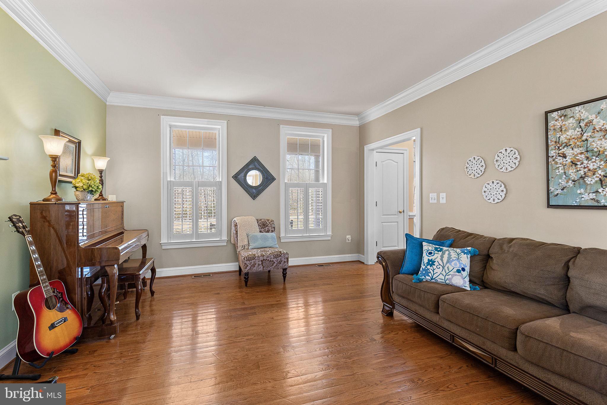 8 Holly Ct
