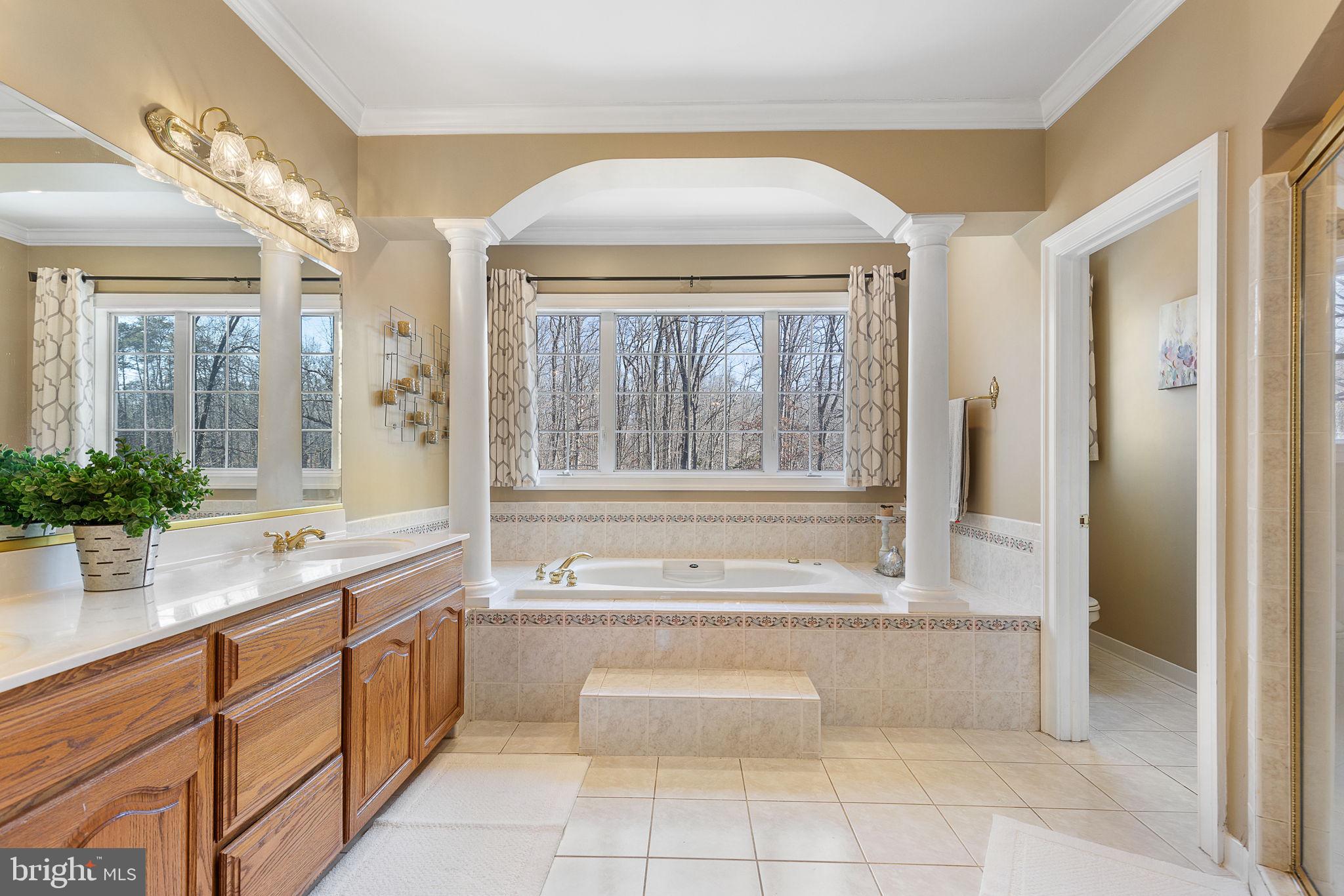 8 Holly Ct