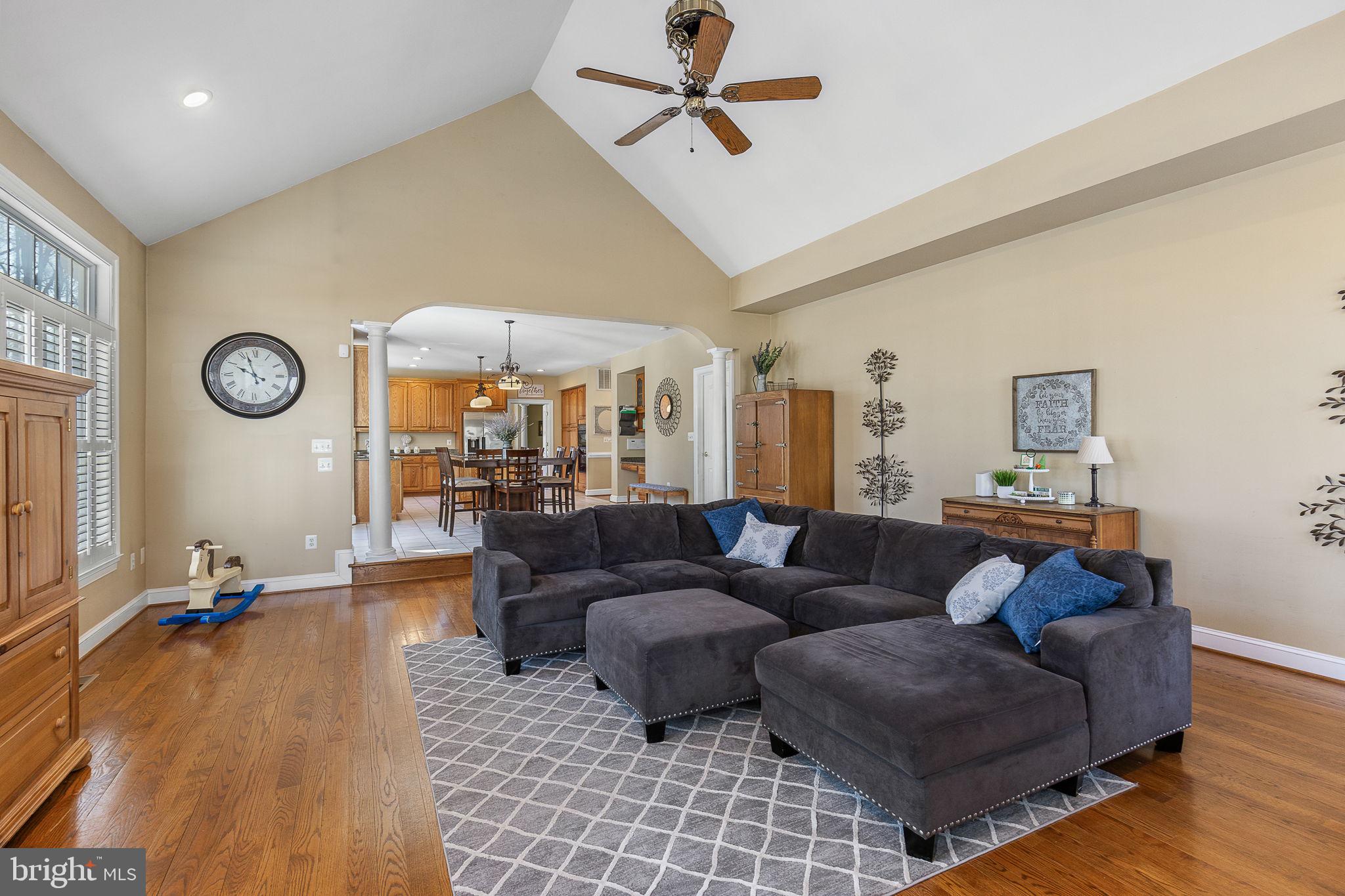 8 Holly Ct