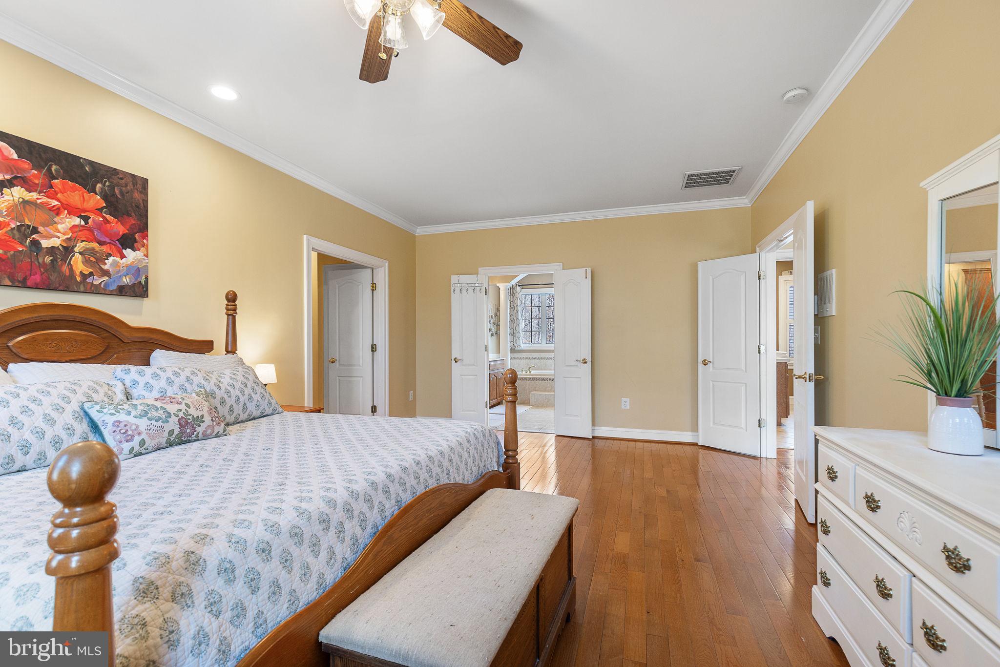 8 Holly Ct