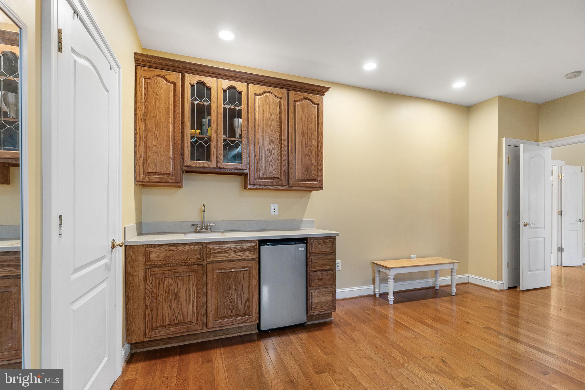 8 Holly Ct