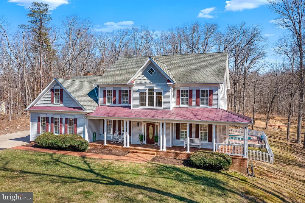 8 Holly Ct