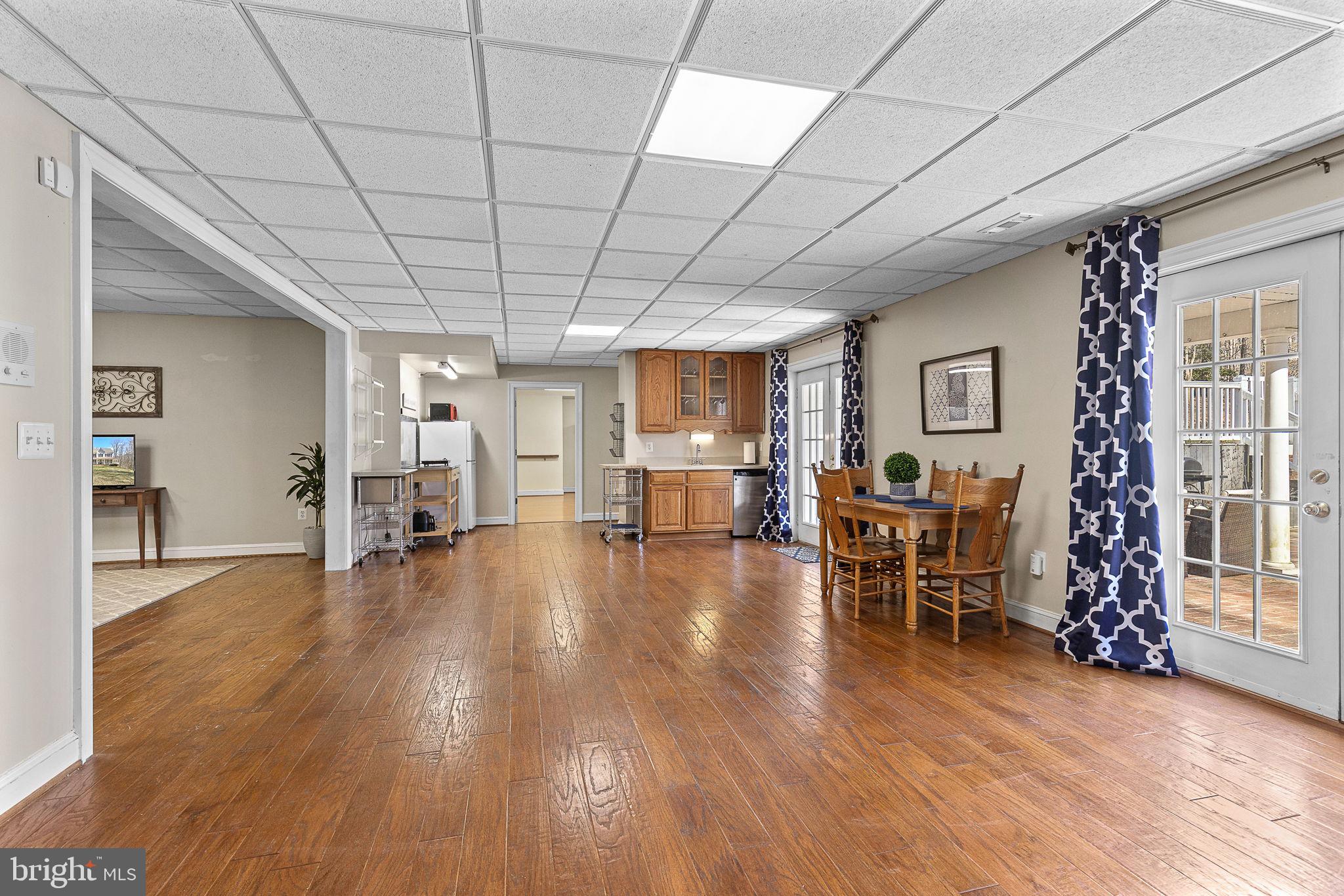 8 Holly Ct