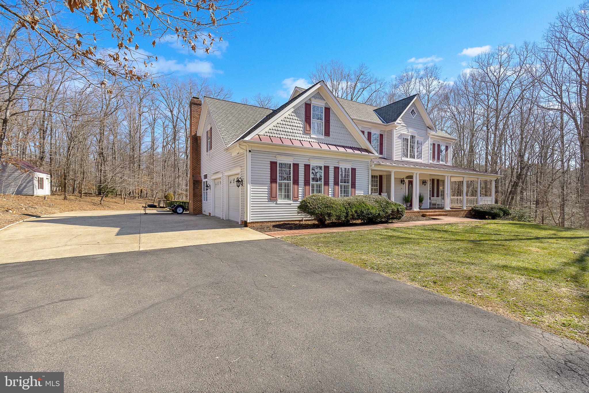 8 Holly Ct