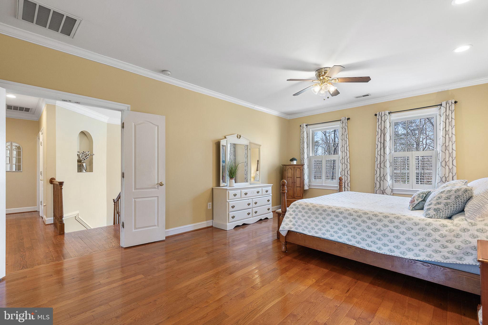 8 Holly Ct