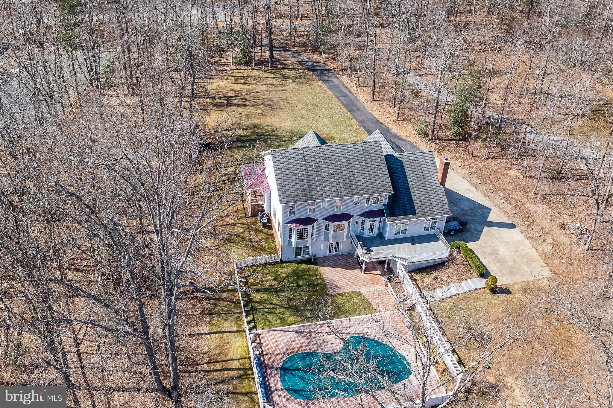 8 Holly Ct