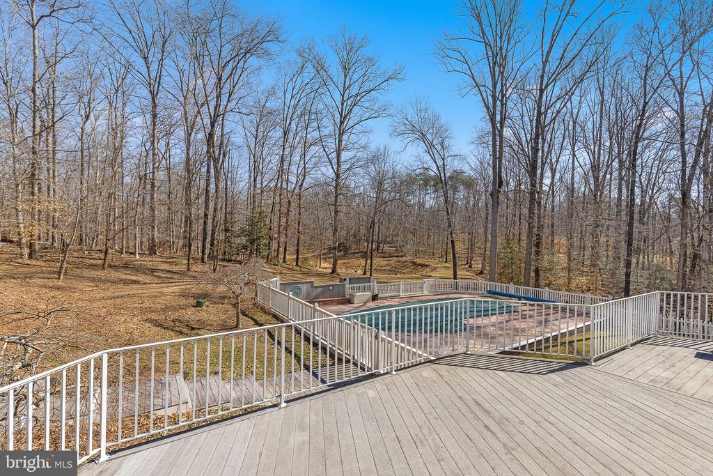 8 Holly Ct