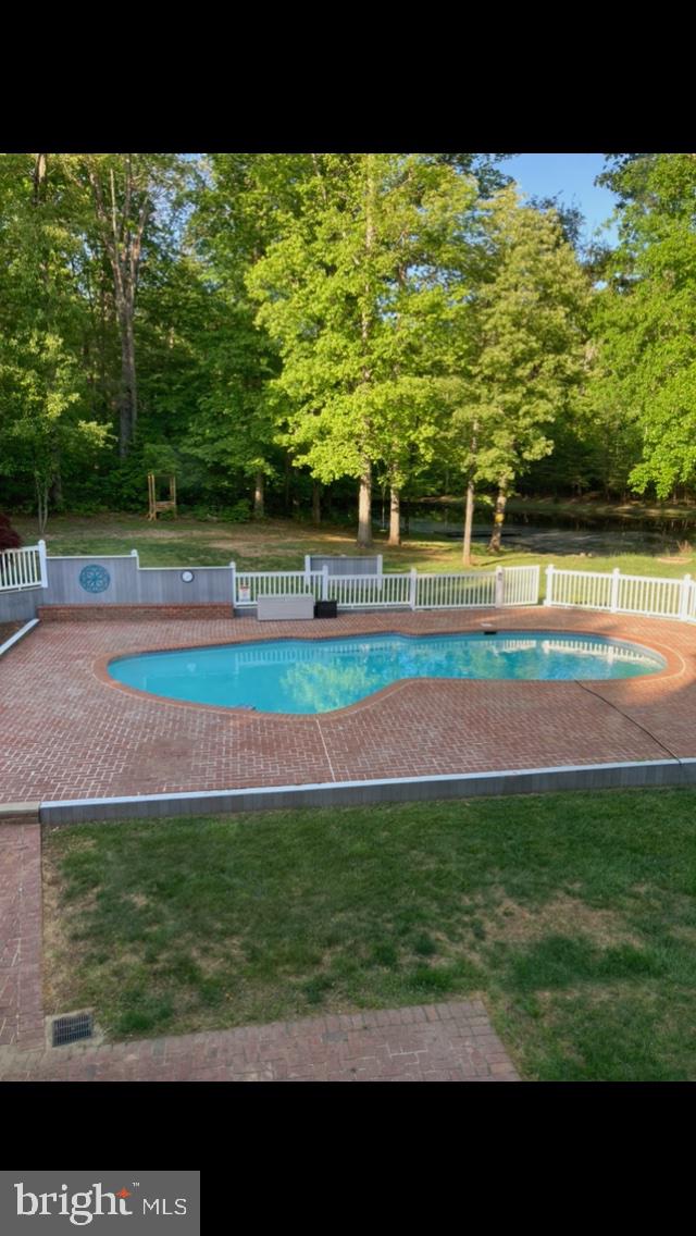 8 Holly Ct