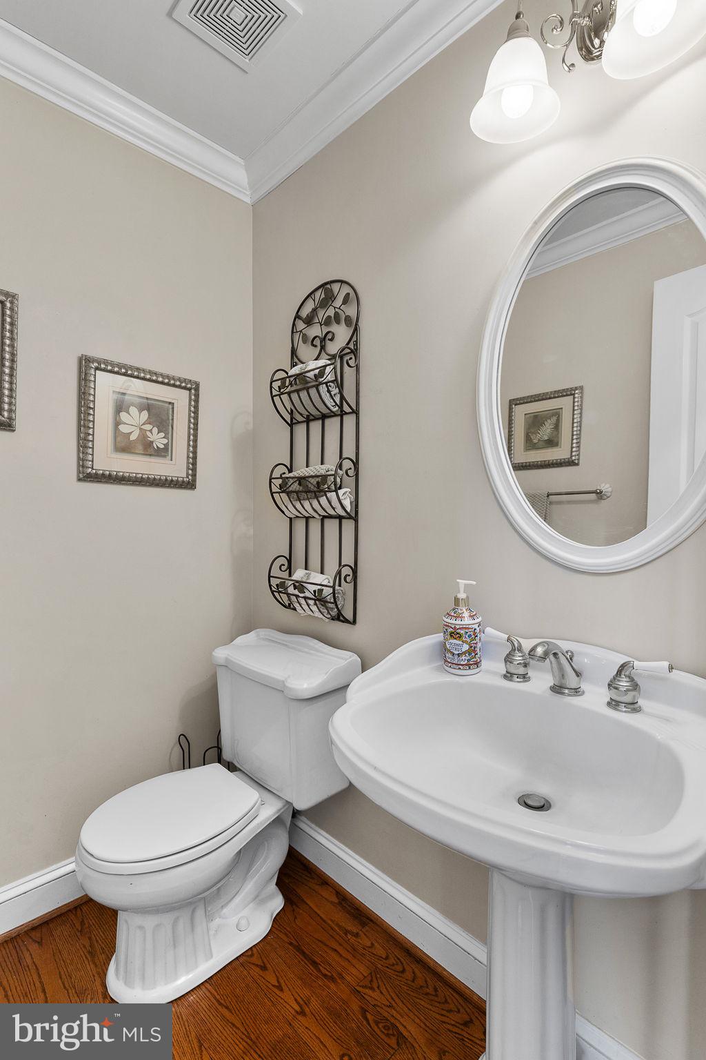 8 Holly Ct