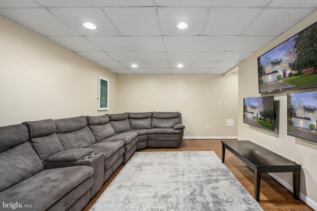 4 Wren Way Ct