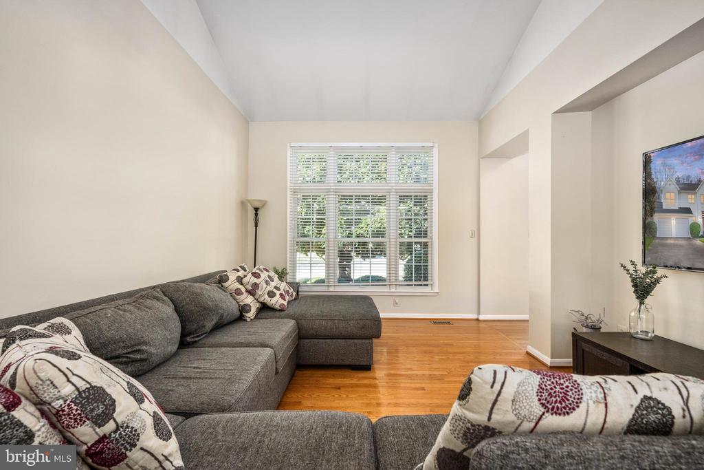 4 Wren Way Ct