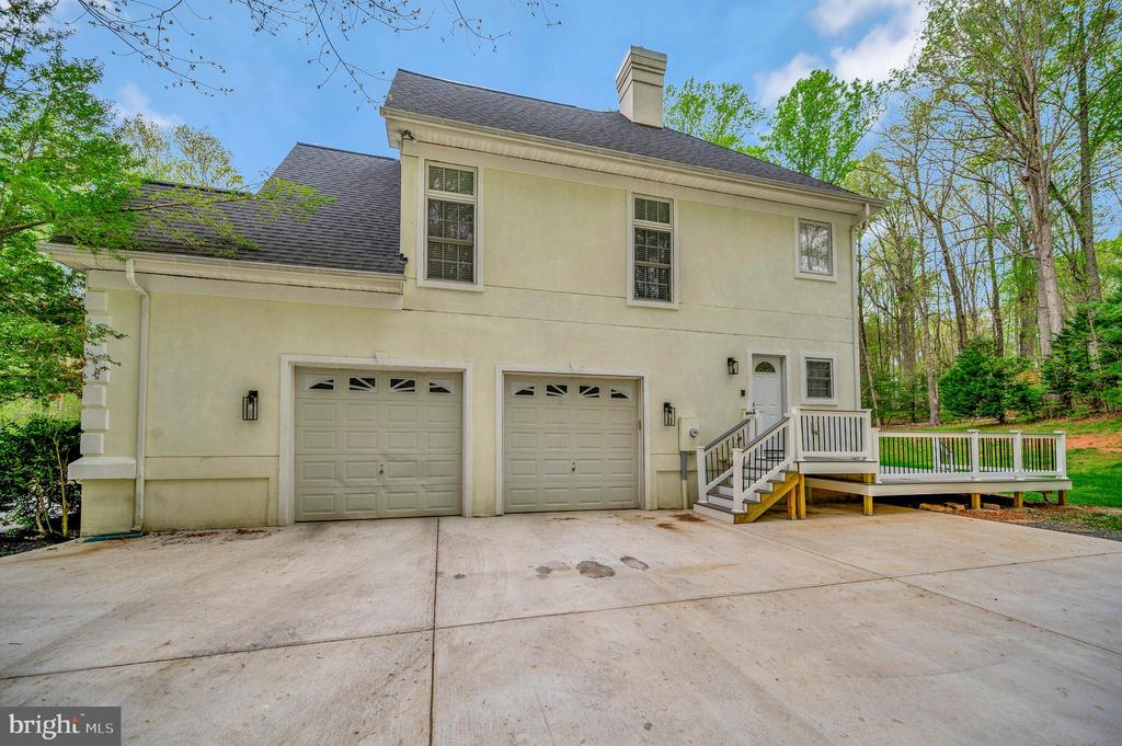 4 RUFFIAN DR