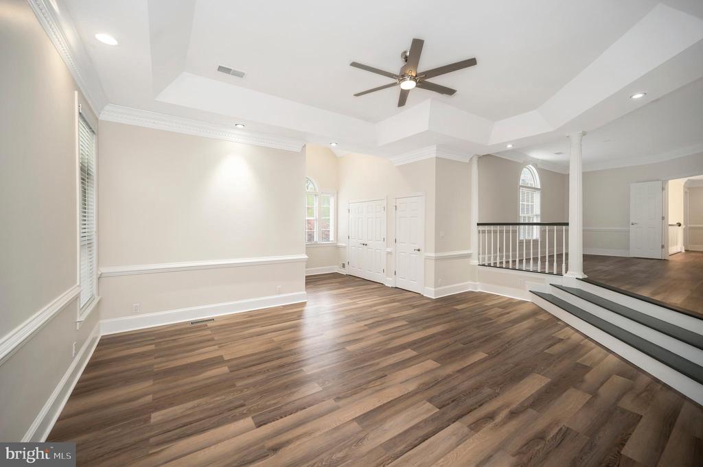 4 RUFFIAN DR
