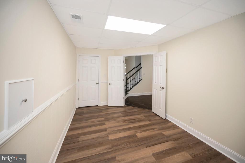 4 RUFFIAN DR