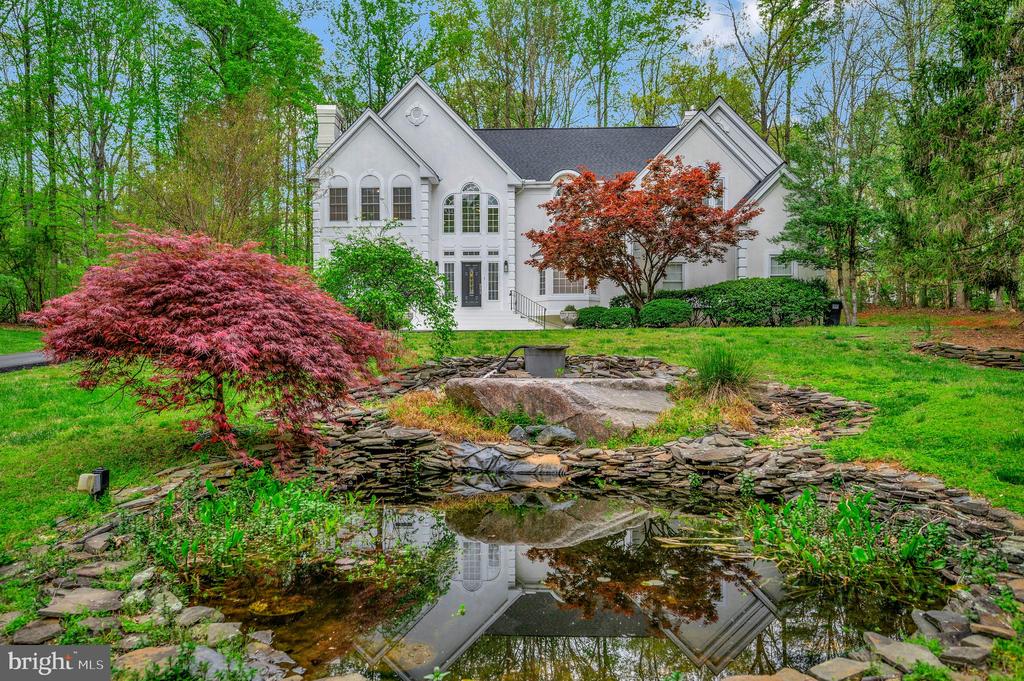 4 RUFFIAN DR