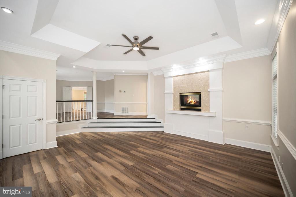 4 RUFFIAN DR