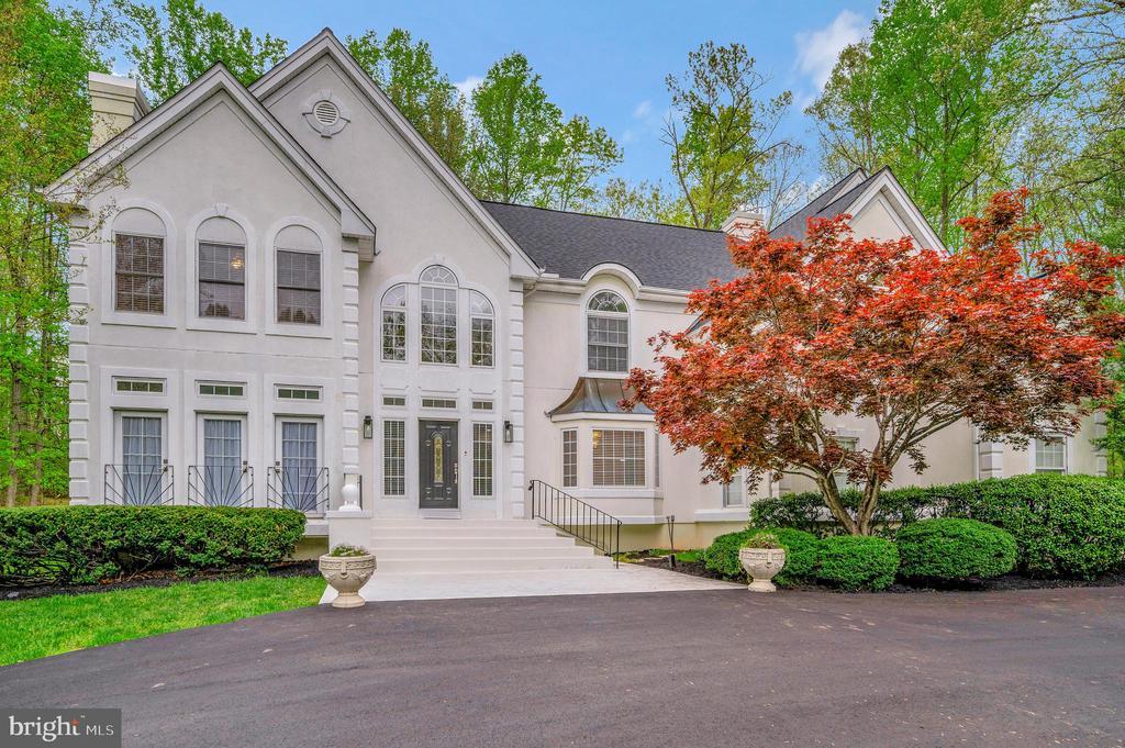 4 RUFFIAN DR