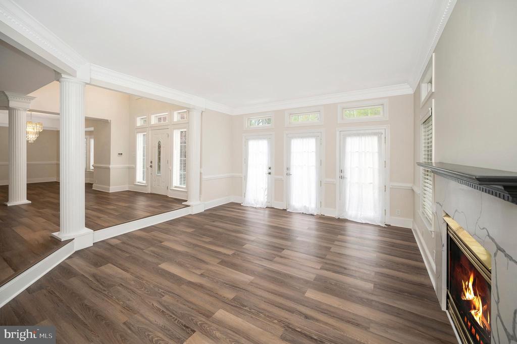 4 RUFFIAN DR