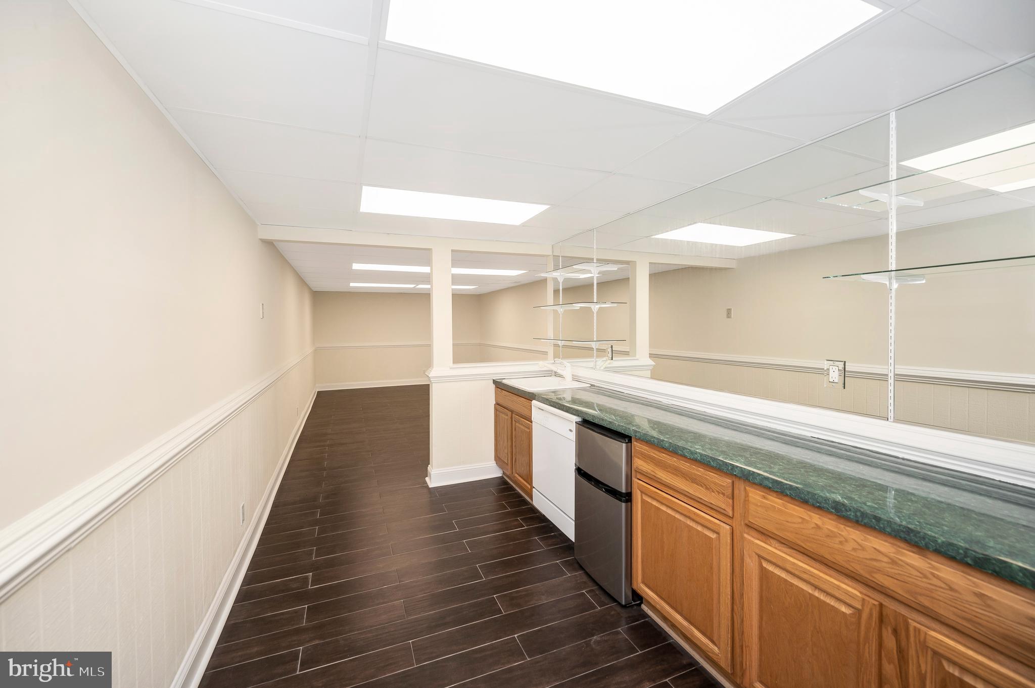 4 RUFFIAN DR