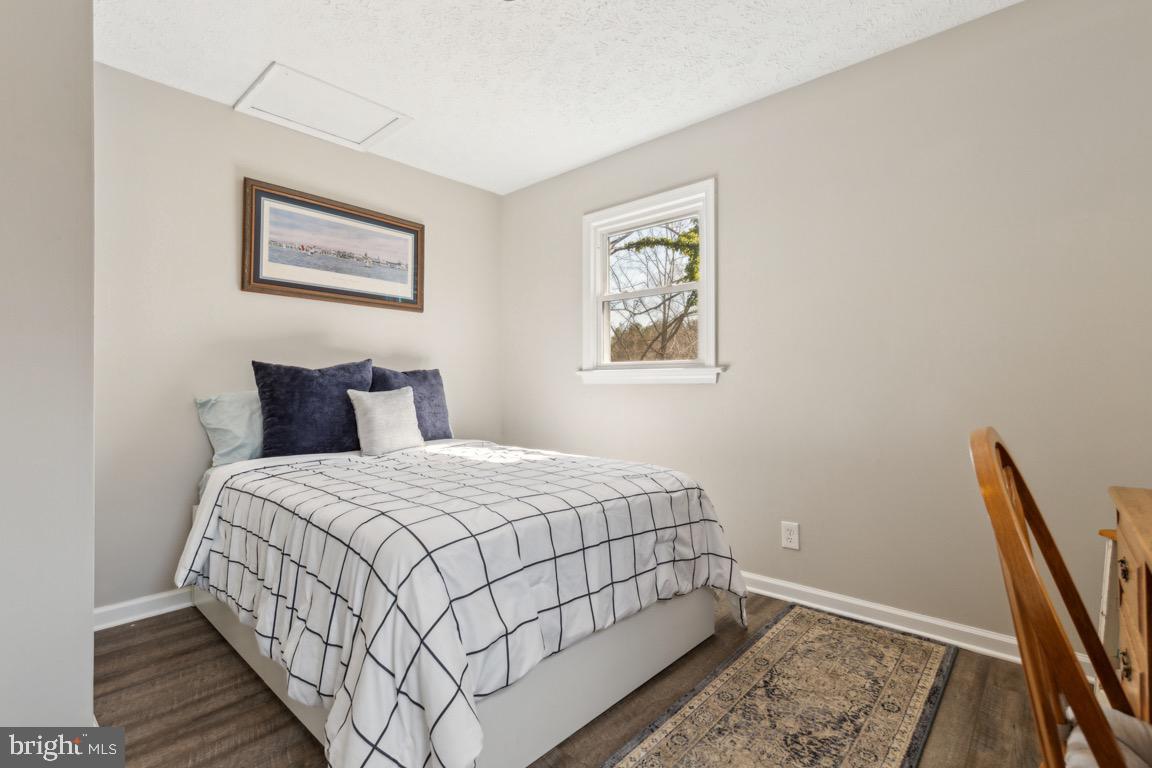 10 Lake View Ter