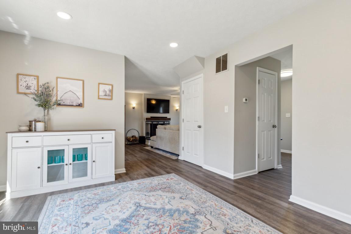 10 Lake View Ter