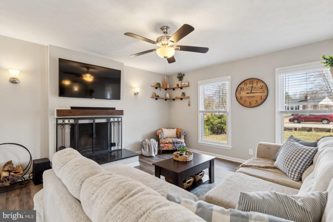10 Lake View Ter